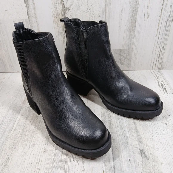 NEW MIA Jody Ribbed Round Toe Block Heel Chelsea Ankle Boots #542 - Picture 5 of 11